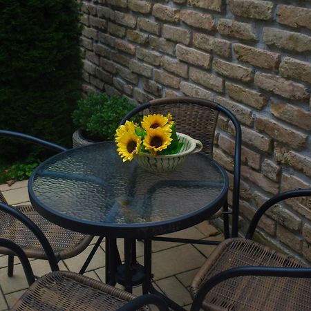Megyeri Apartman Pócsmegyer Exterior foto