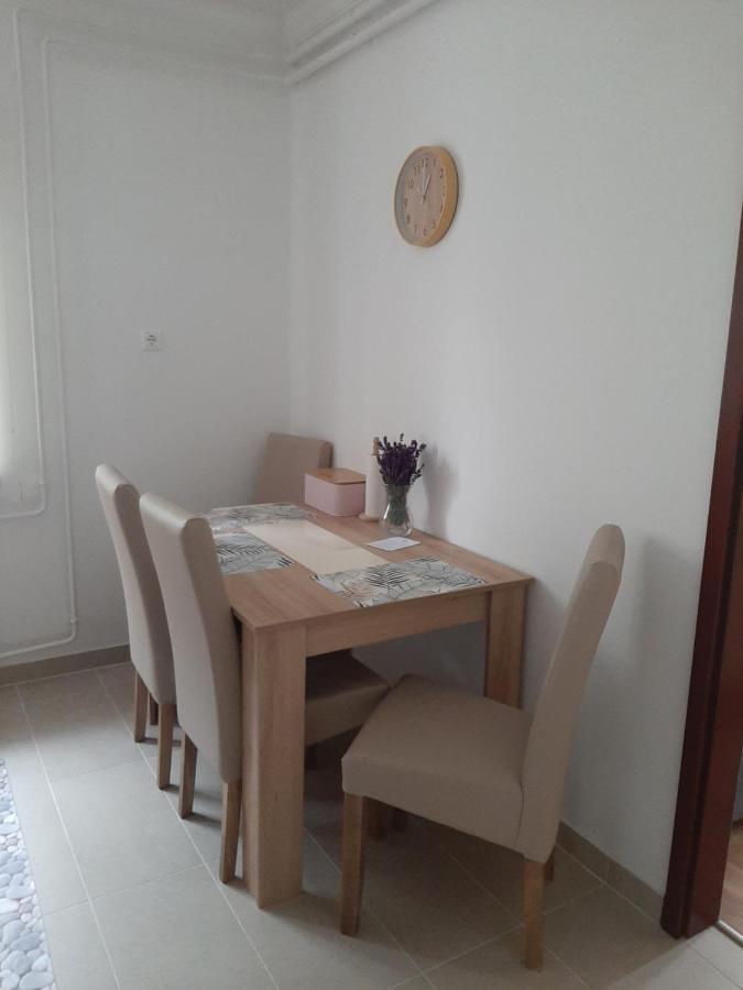 Megyeri Apartman Pócsmegyer Exterior foto
