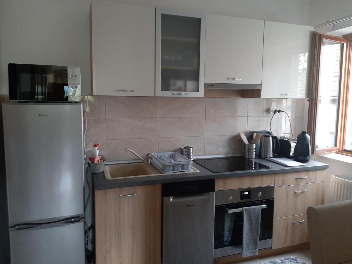 Megyeri Apartman Pócsmegyer Exterior foto
