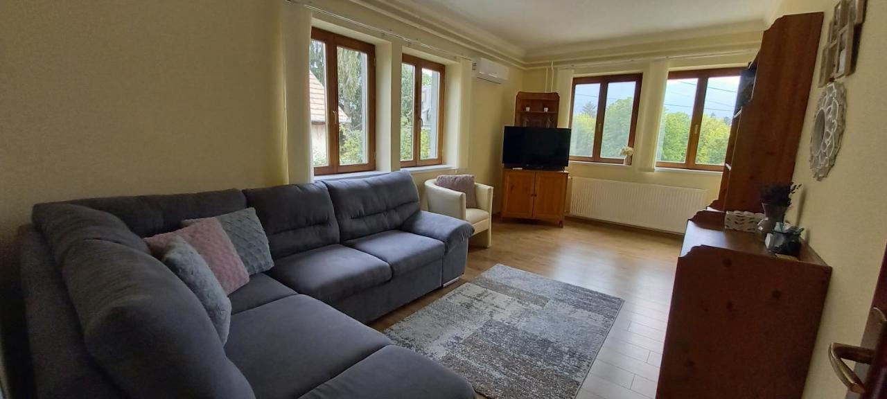 Megyeri Apartman Pócsmegyer Exterior foto